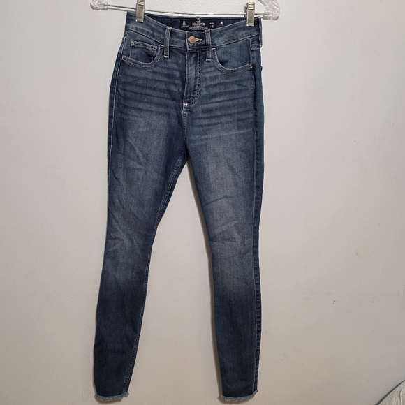 Hollister Denim - Hollister High Rise Super Skinny Jeans Dark Wash Size 0 Short
